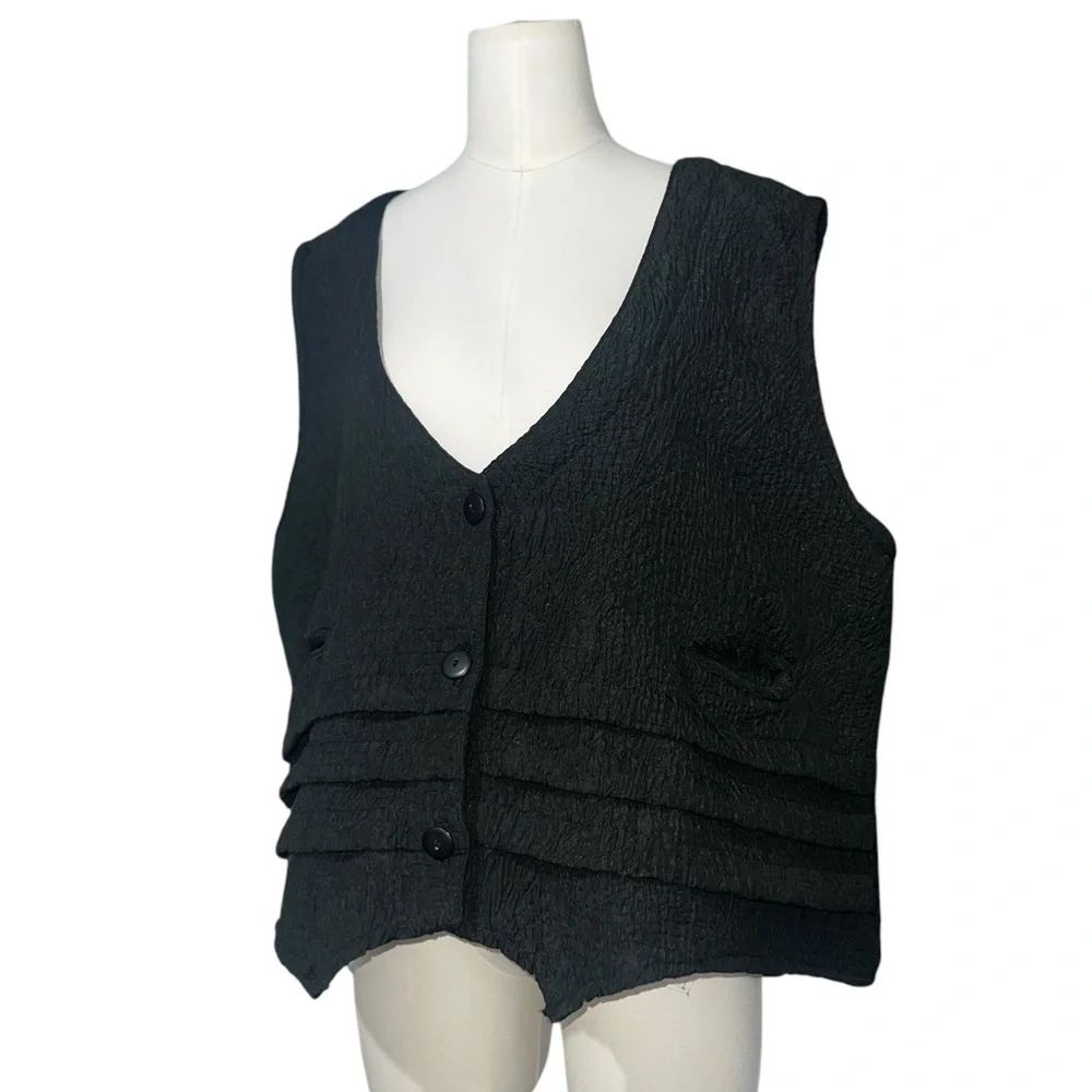 DRESS TO KILL - Jane Mohr Black Oversized
Lagenlook three Button V Neck Vest - Picture 4 of 8